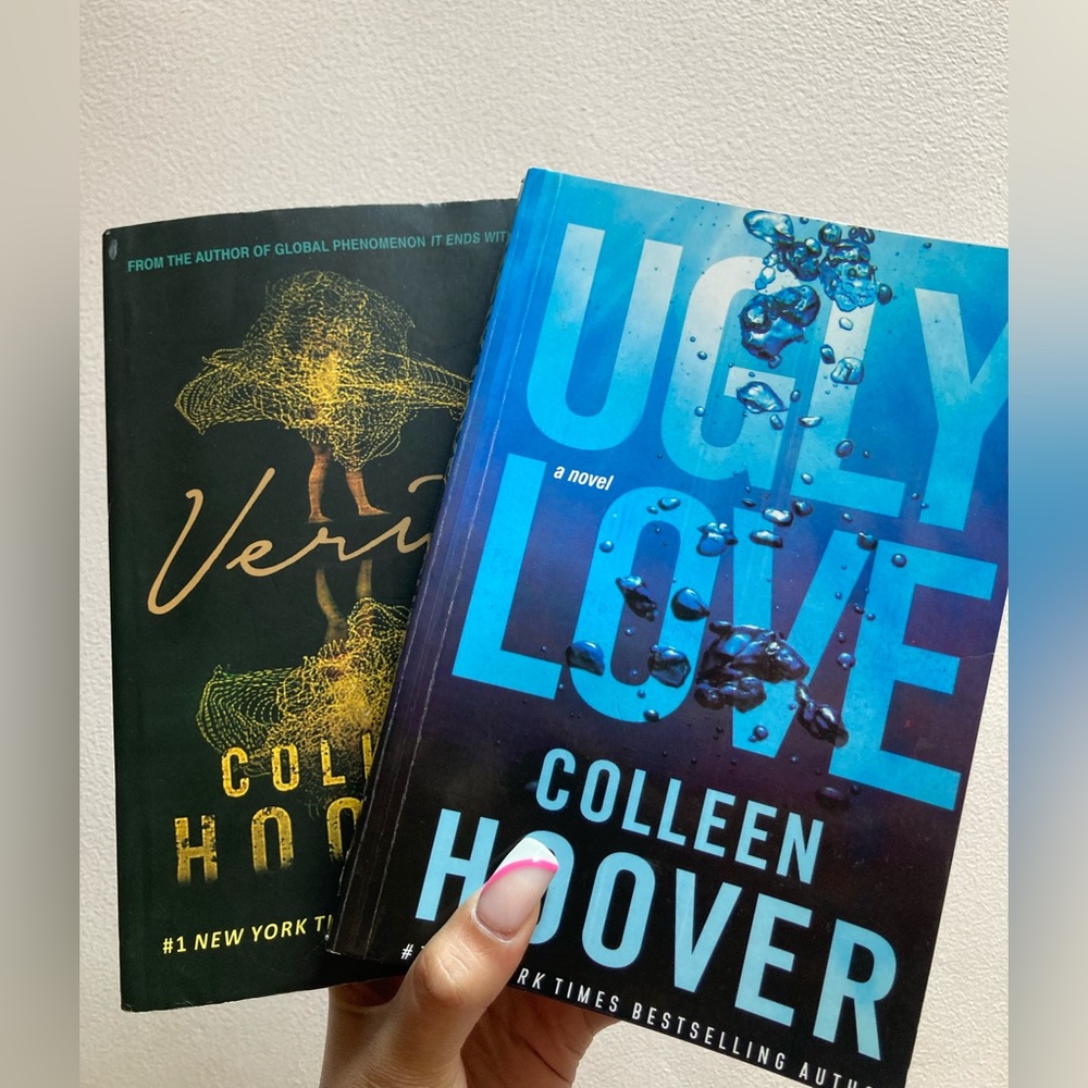 Collen Hoover two best selling books❤️🔥 - Picture 1 of 4